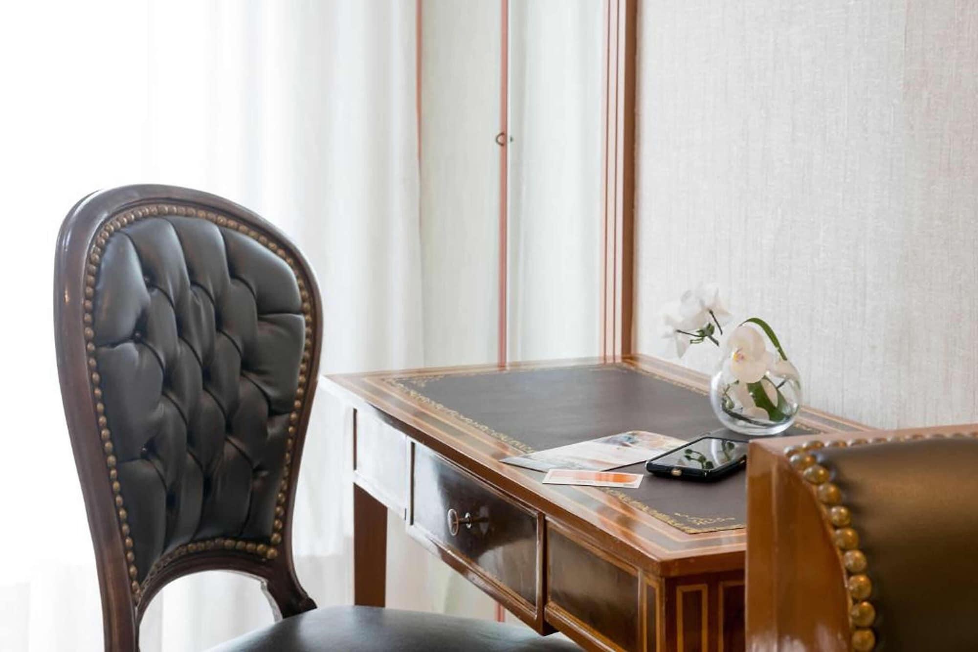 Quality Hotel Rouge Et Noir Рим Екстериор снимка