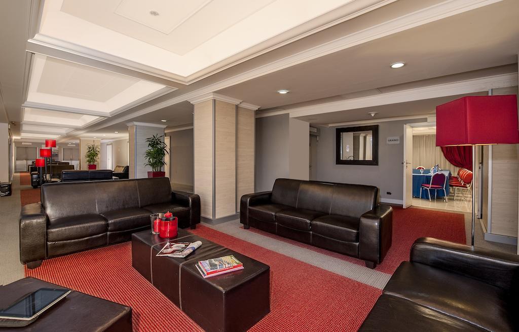 Quality Hotel Rouge Et Noir Рим Екстериор снимка