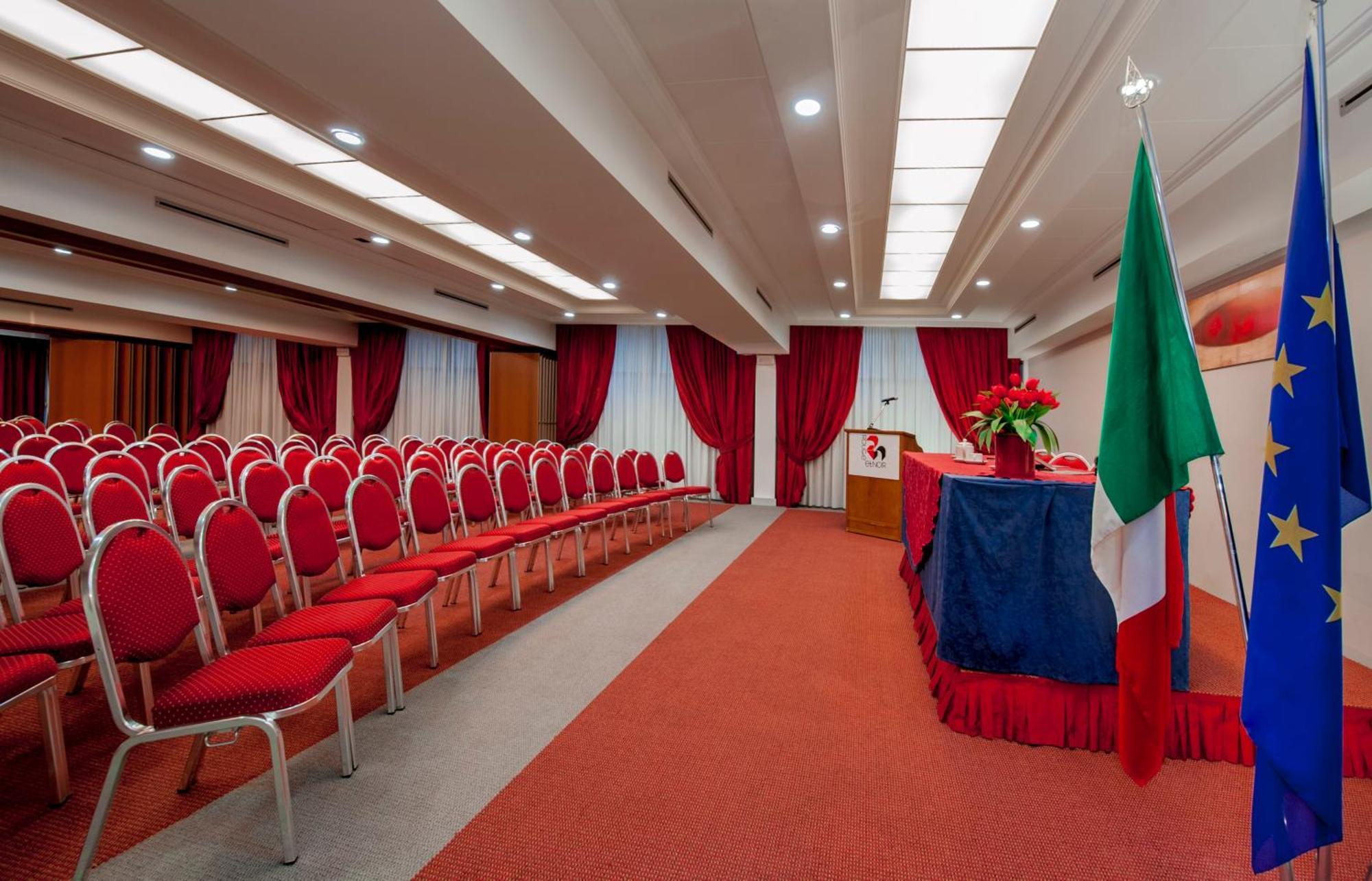 Quality Hotel Rouge Et Noir Рим Екстериор снимка