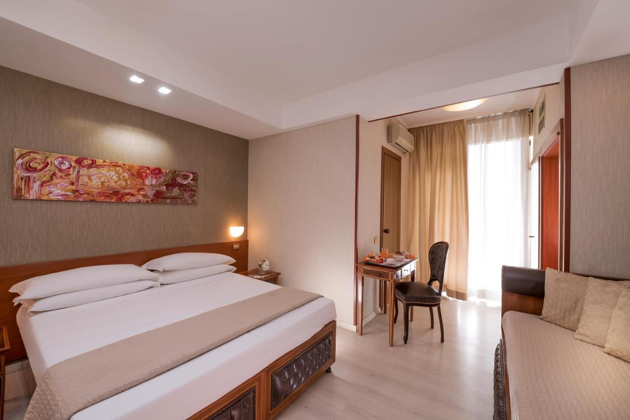 Quality Hotel Rouge Et Noir Рим Екстериор снимка