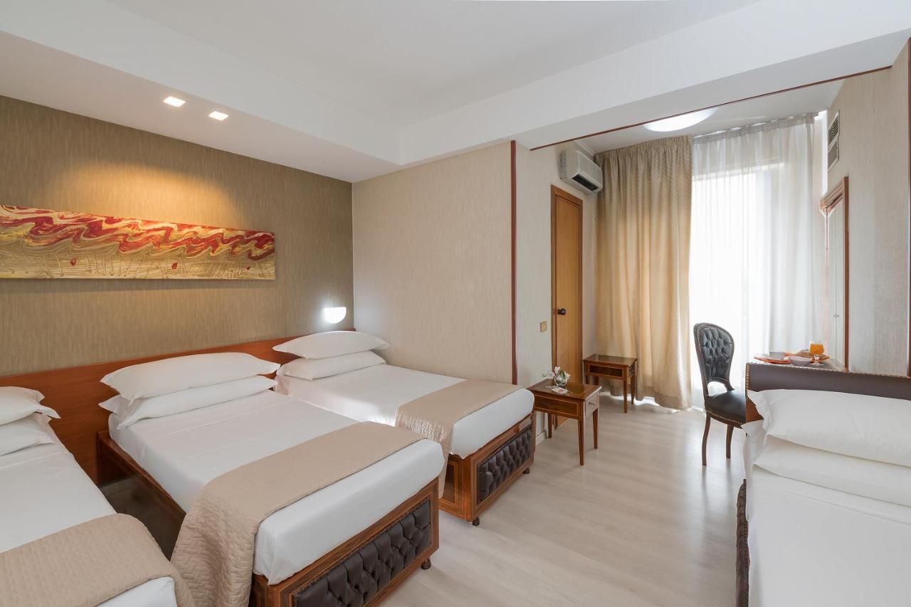 Quality Hotel Rouge Et Noir Рим Екстериор снимка