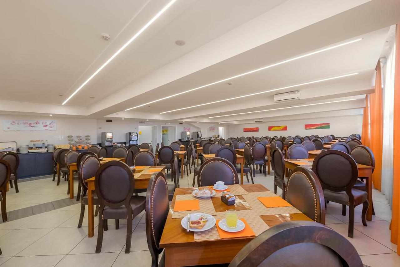 Quality Hotel Rouge Et Noir Рим Екстериор снимка