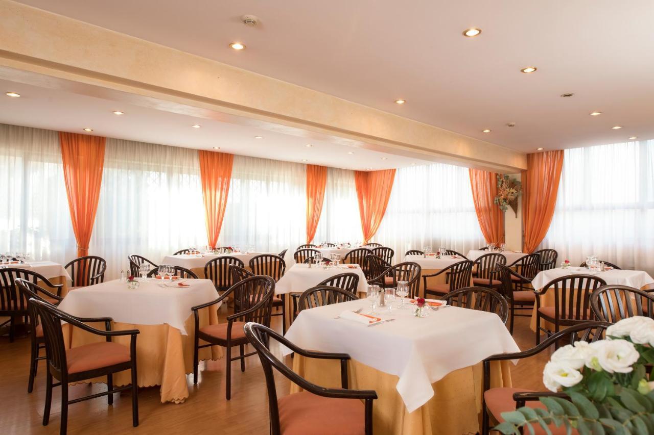 Quality Hotel Rouge Et Noir Рим Екстериор снимка